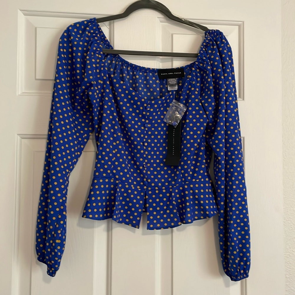 Medium brand new blouse.